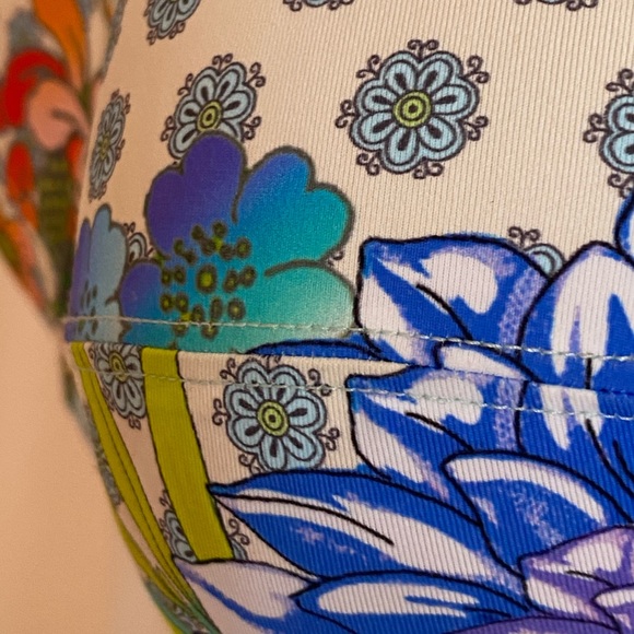 NWT Johnny Was Floral Swim Bikini Top - Picture 8 of 8